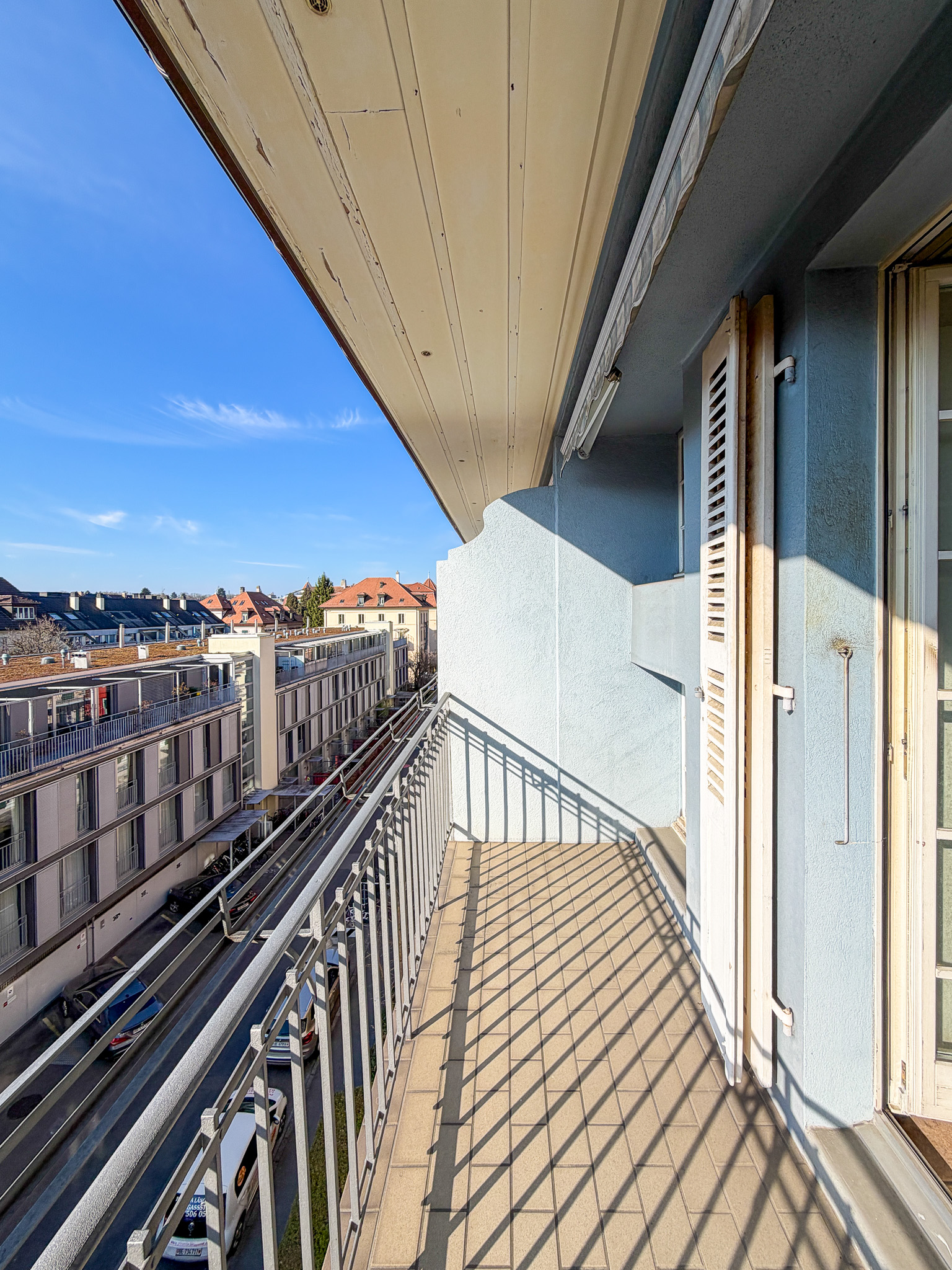 Balkon mit Stadtblick