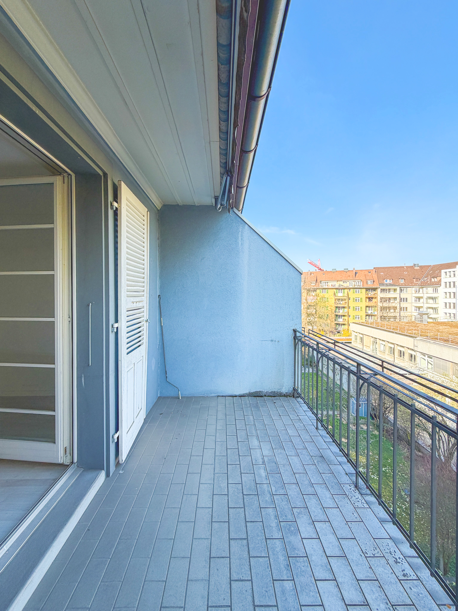 Balkon mit Stadtblick
