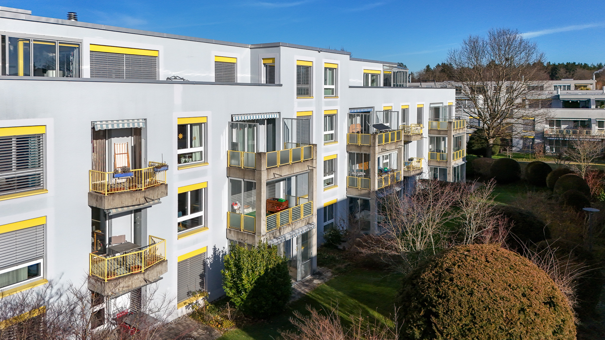 Moderne Wohnanlage mit Balkonen