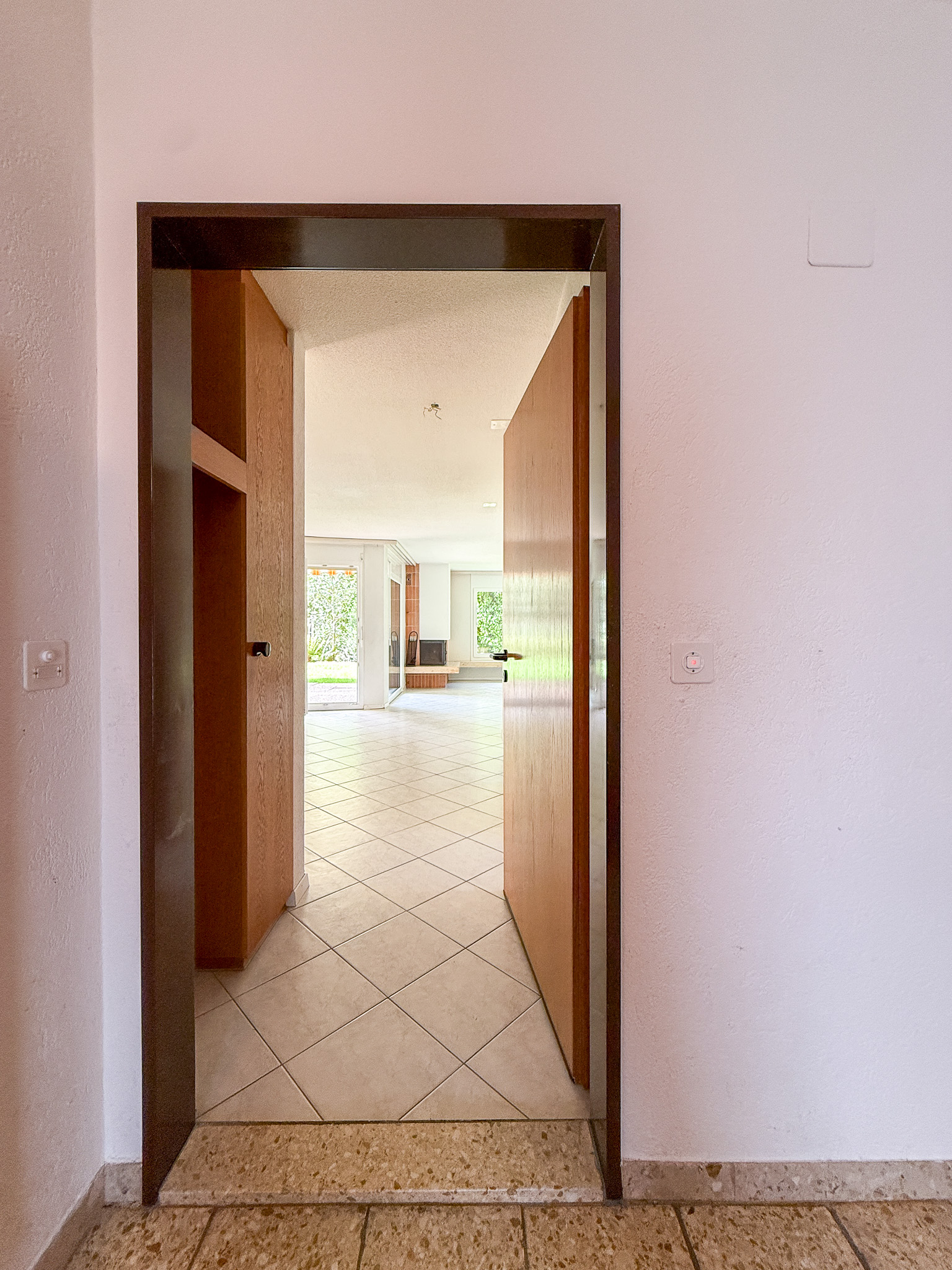 Eingangsbereich mit Blick in den Wohnraum
