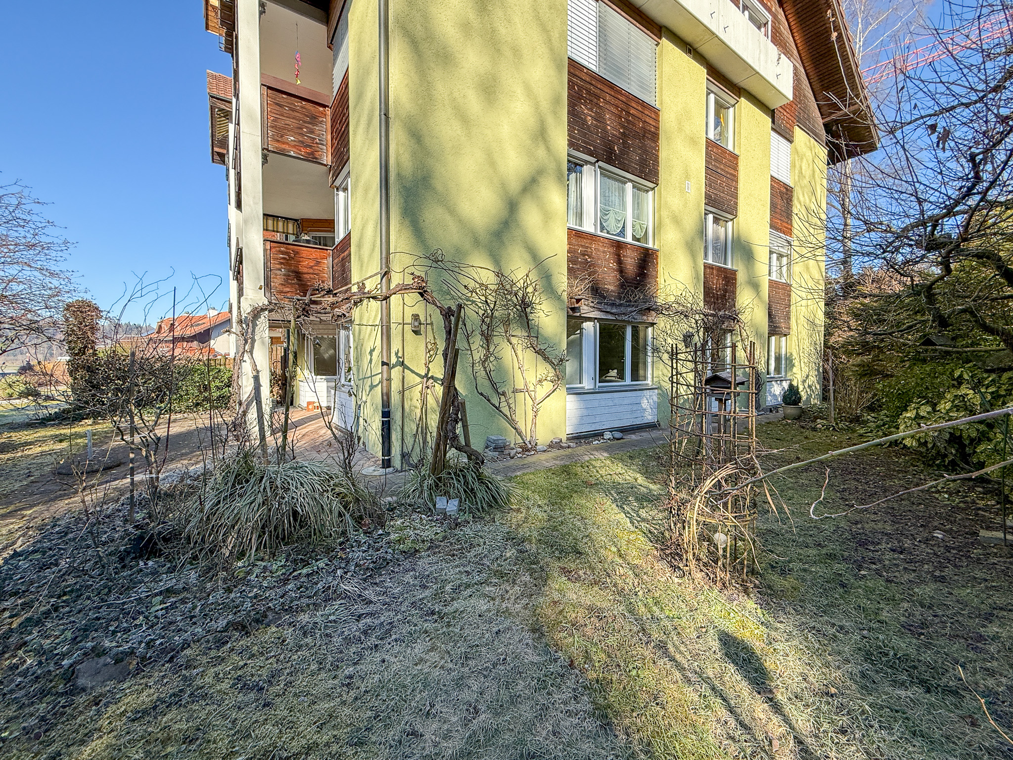 Wohnhaus mit Gartenansicht