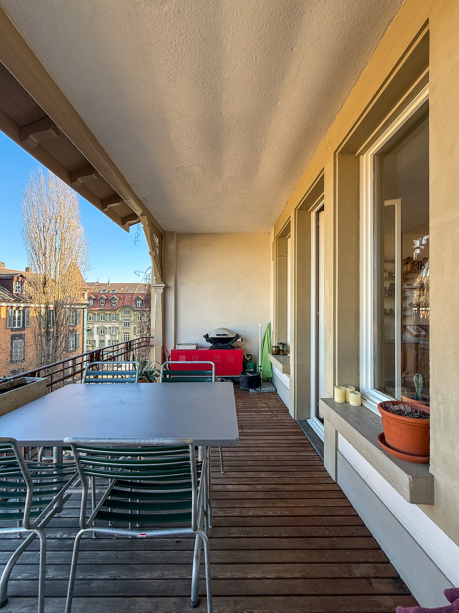 Balkon mit Sitzgruppe