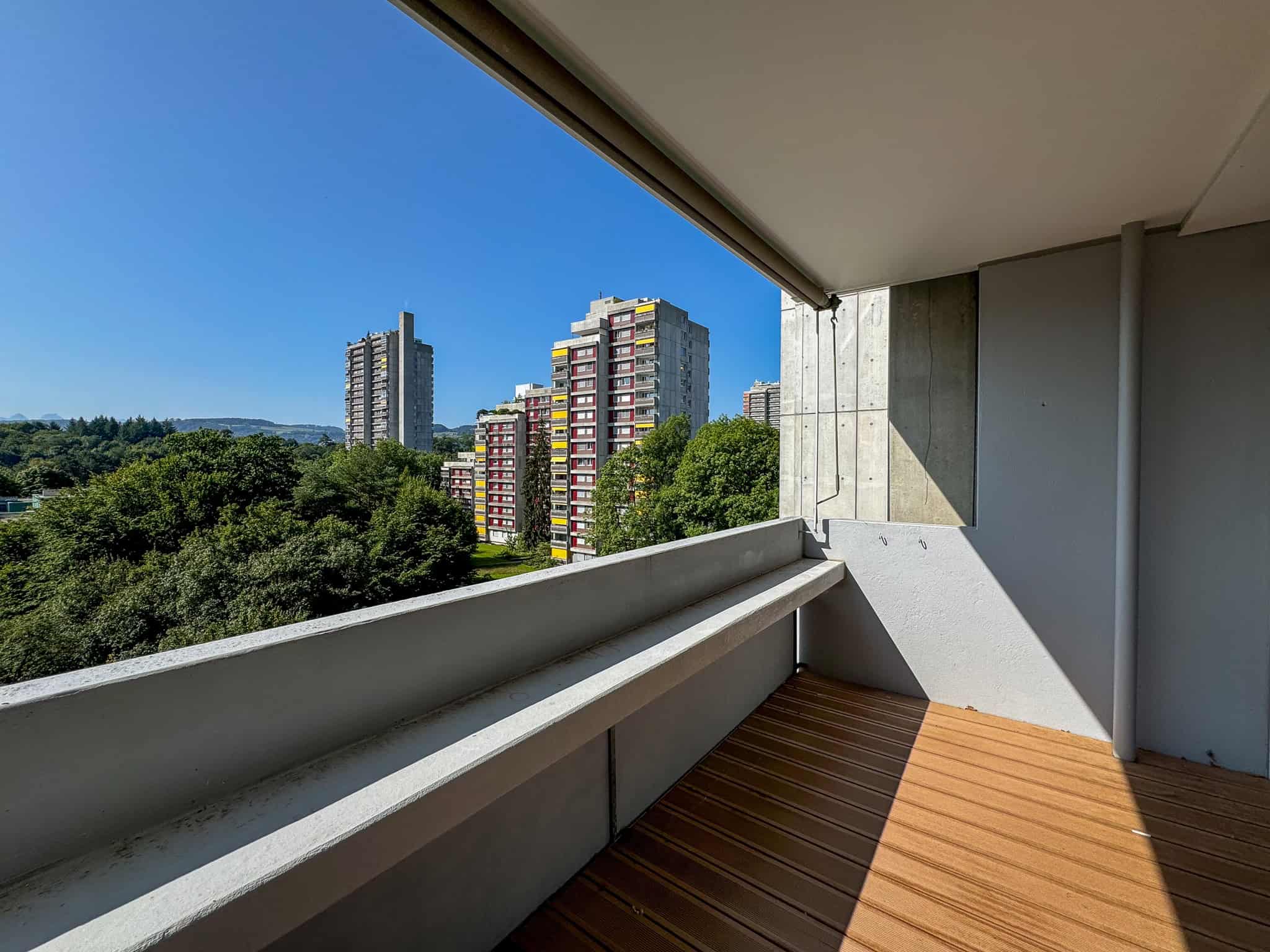 Balkon mit Stadtblick