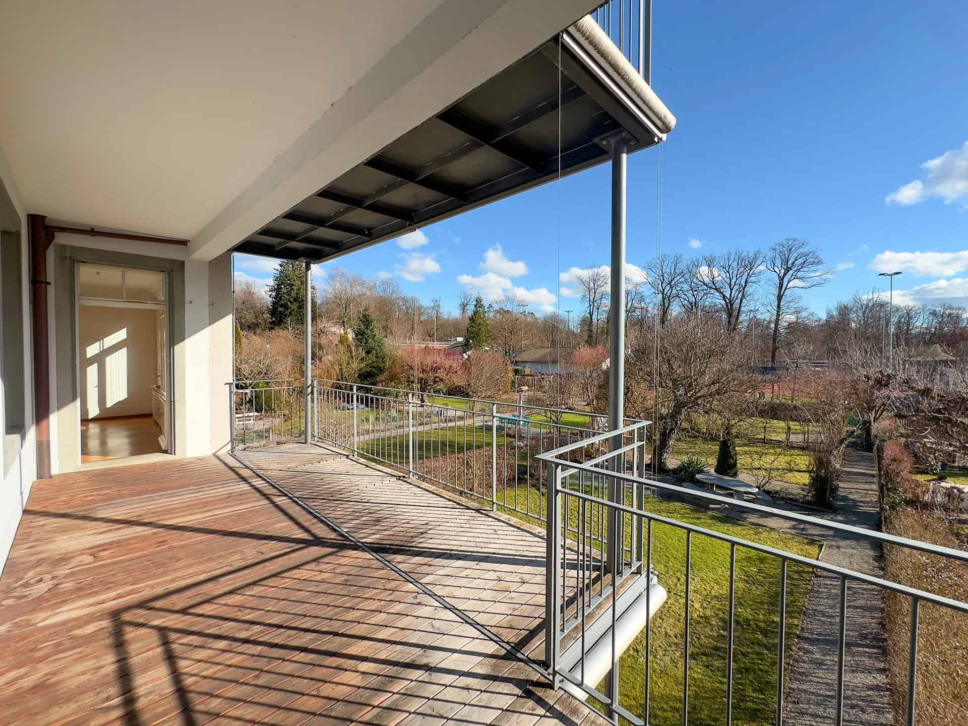 Balkon mit Parkblick