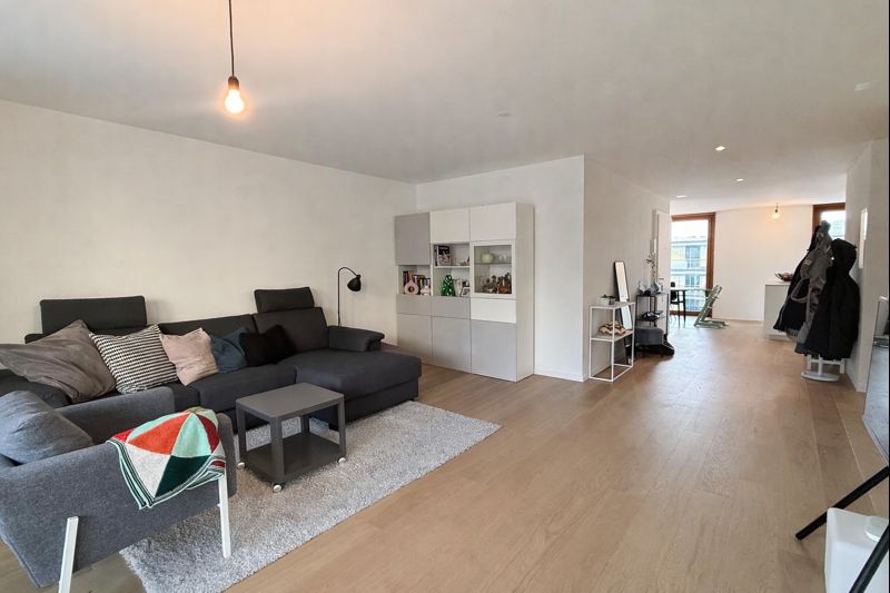 Offener Wohnbereich mit Sofa