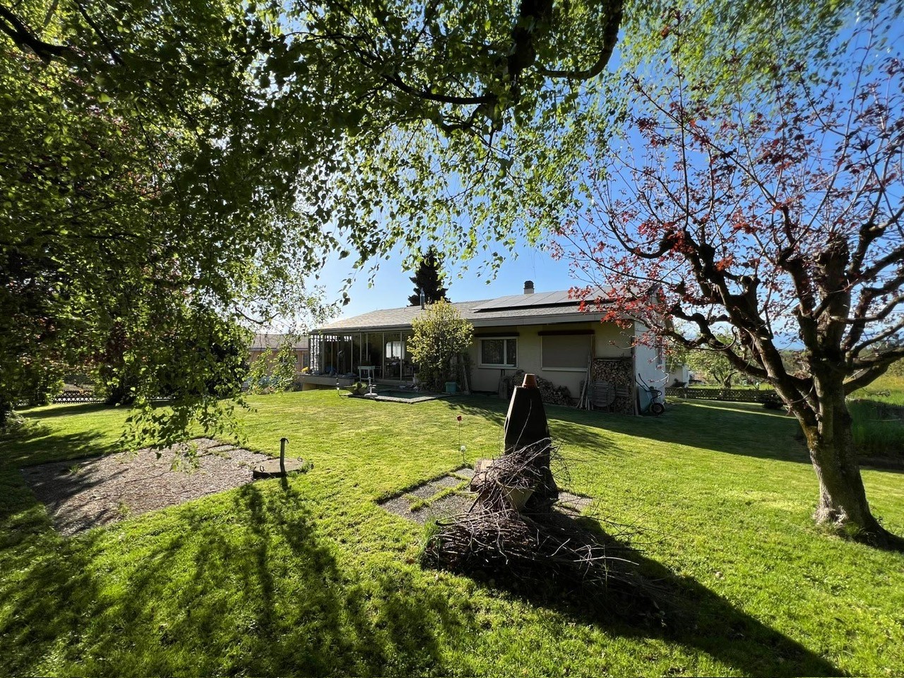 Haus mit großem Garten
