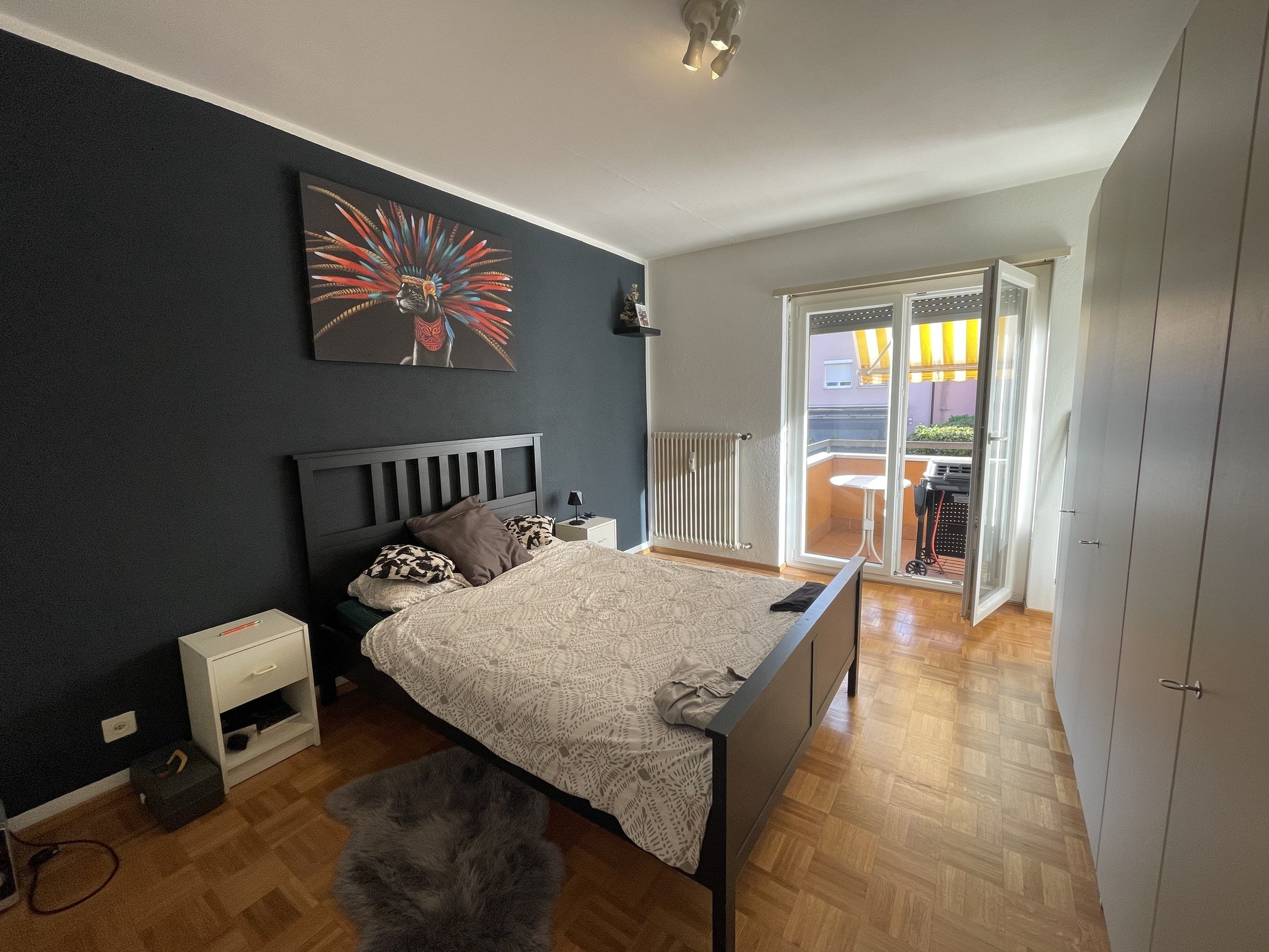 Schlafzimmer mit Balkonzugang