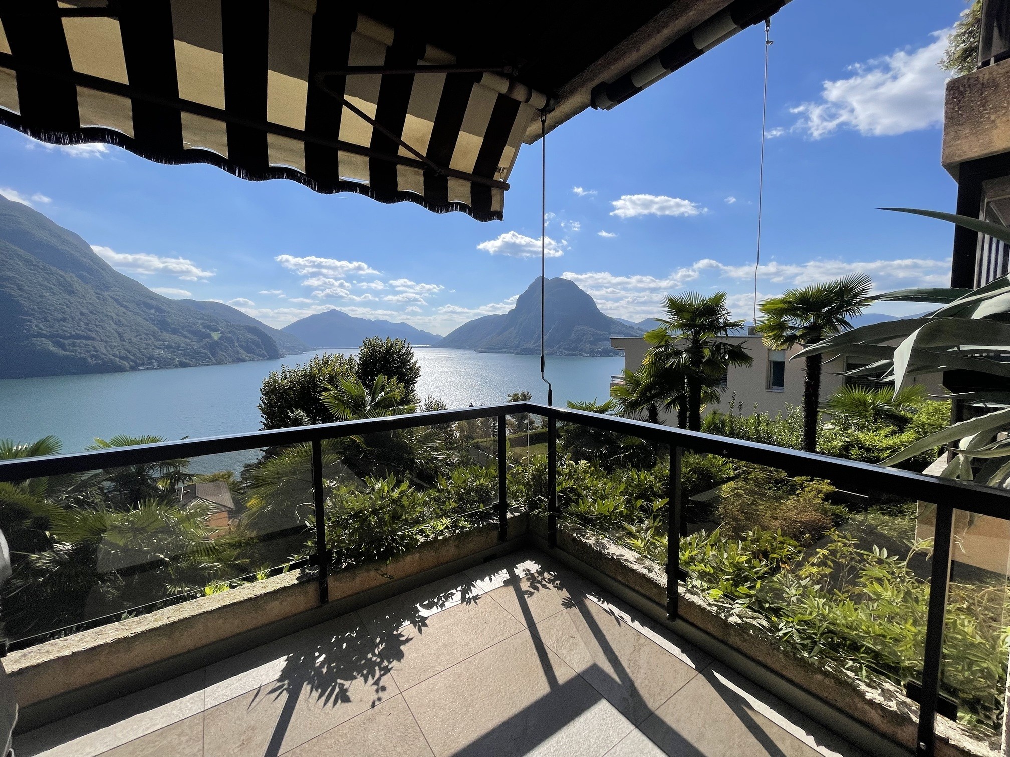 Balkon mit Seeblick
