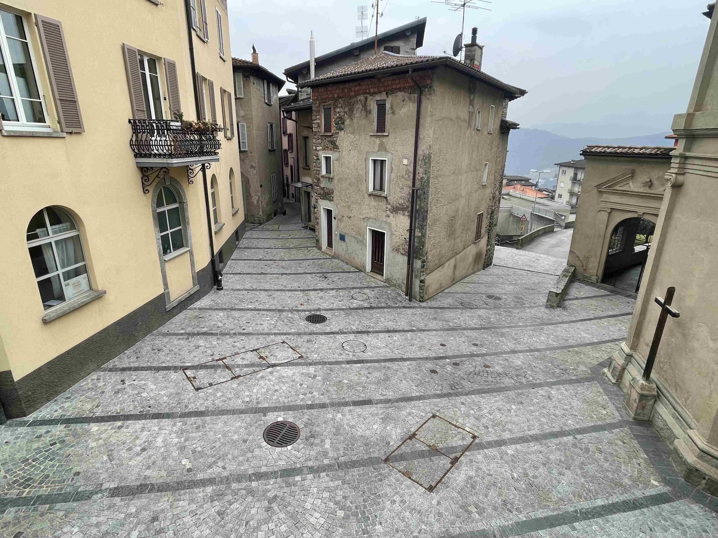 Historische Gasse mit Häusern