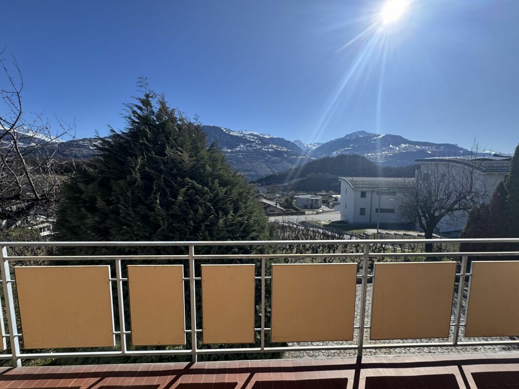 Balkon mit Bergblick