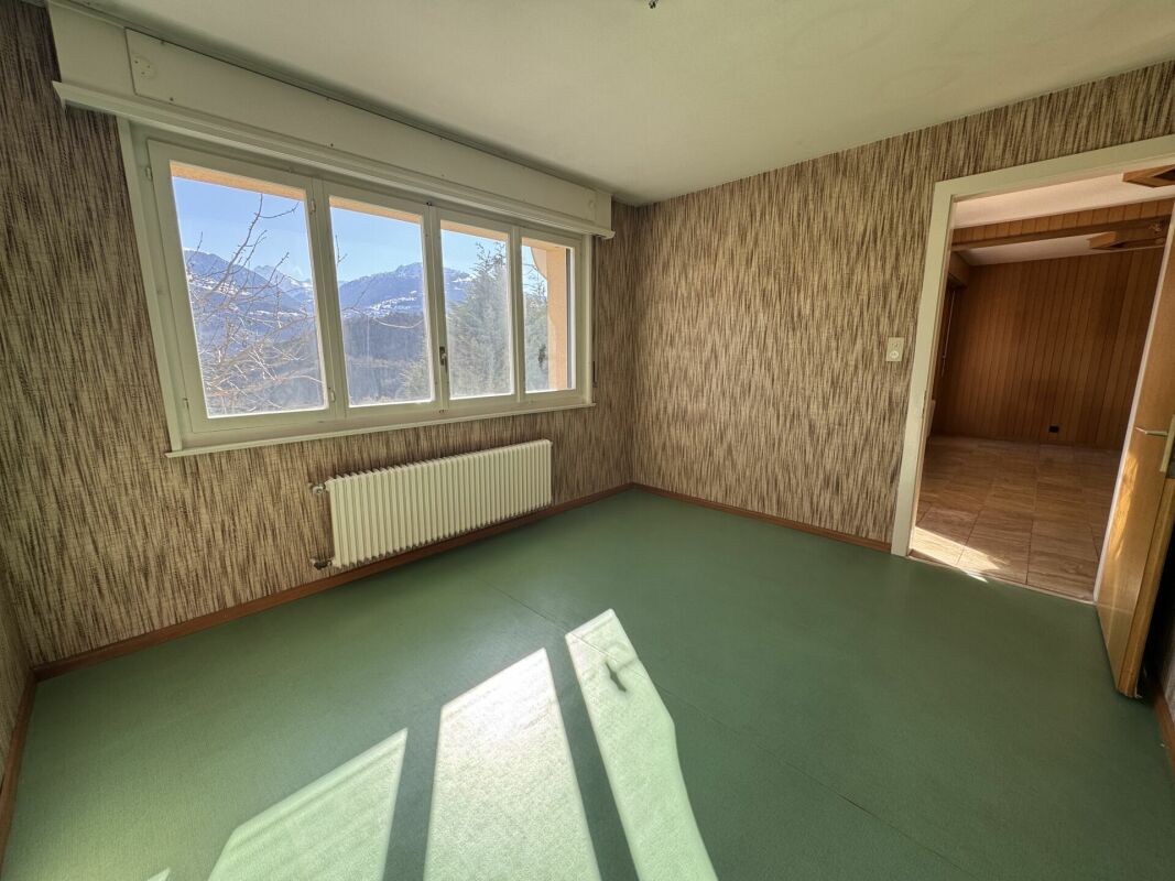 Wohnzimmer mit Bergblick