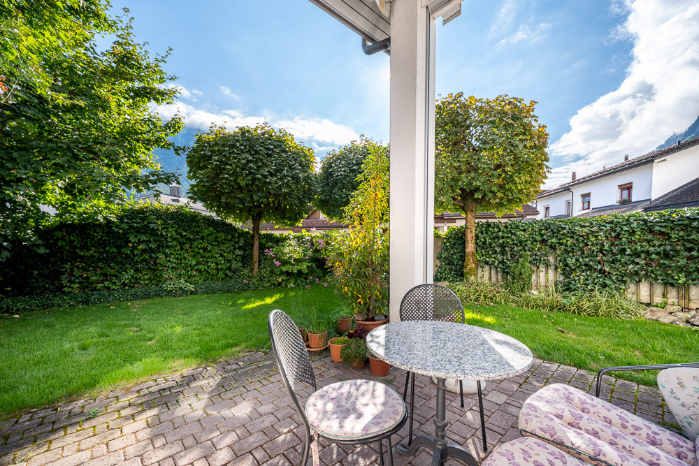 Terrasse mit Gartenblick