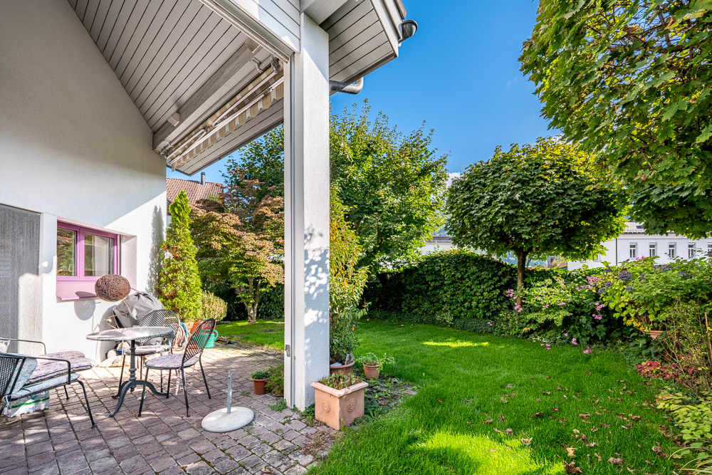 Terrasse mit Gartenblick