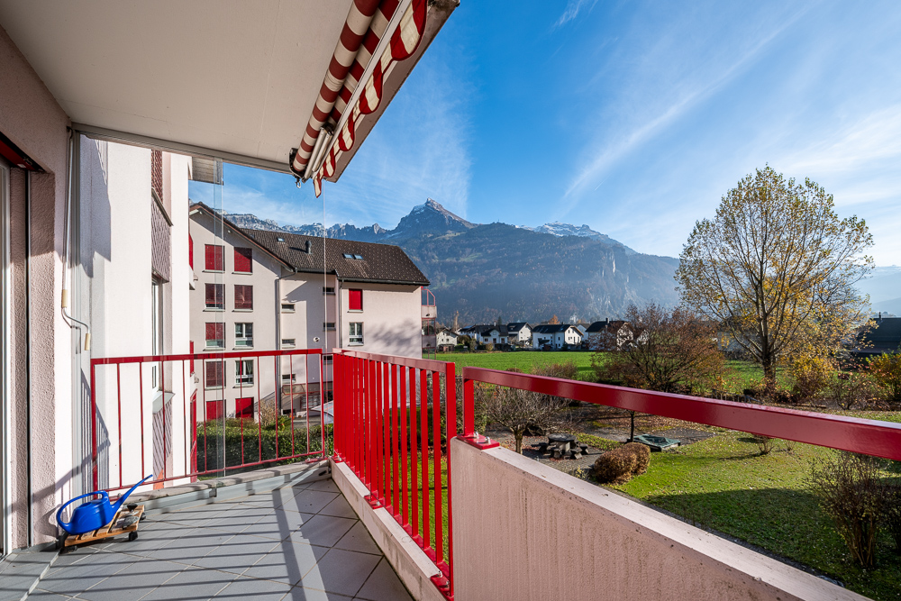 Balkon mit Bergblick