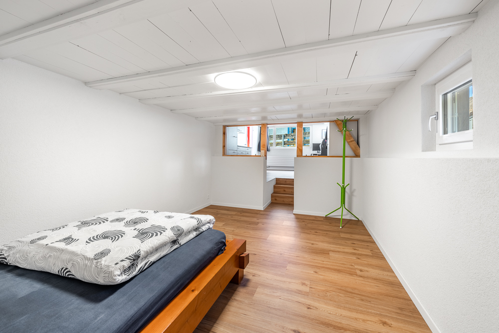 Kleines Schlafzimmer im Untergeschoss