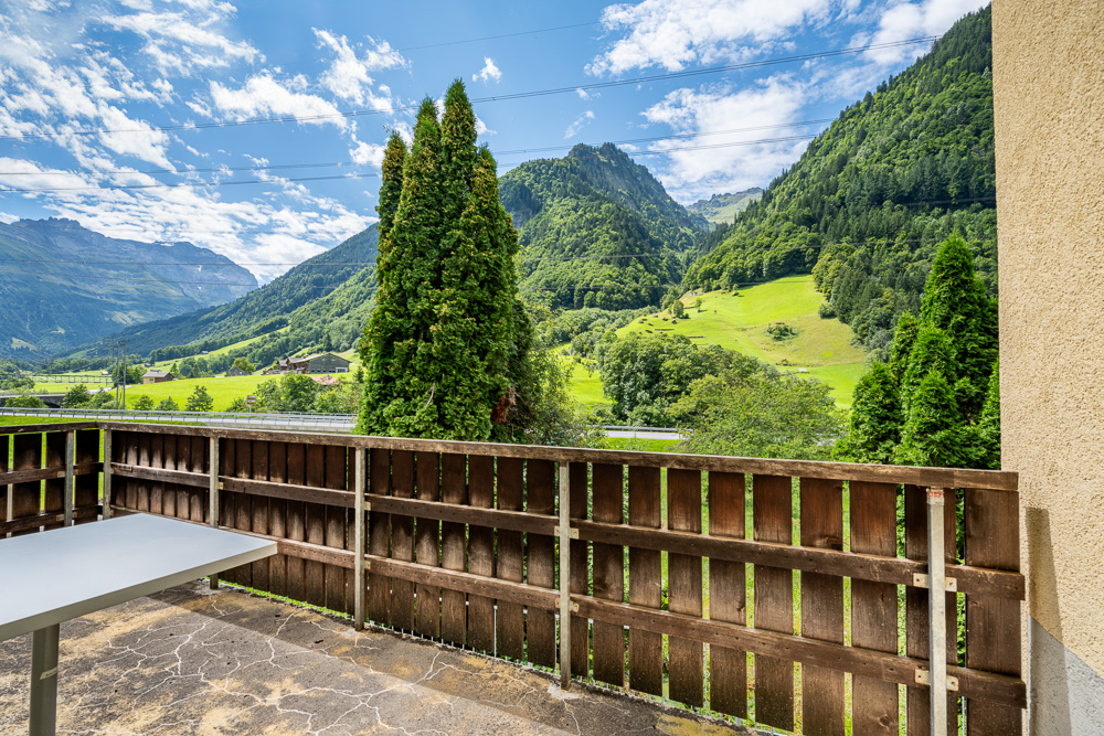 Balkon mit Bergblick