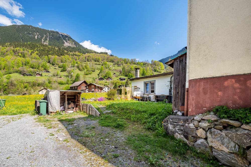 Alpines Grundstück mit Bergblick