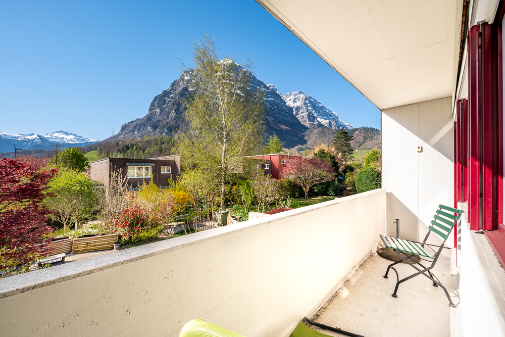 Balkon mit Bergblick