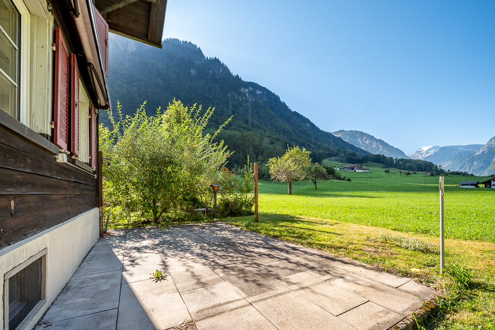 Haus mit Bergblick und Terrasse