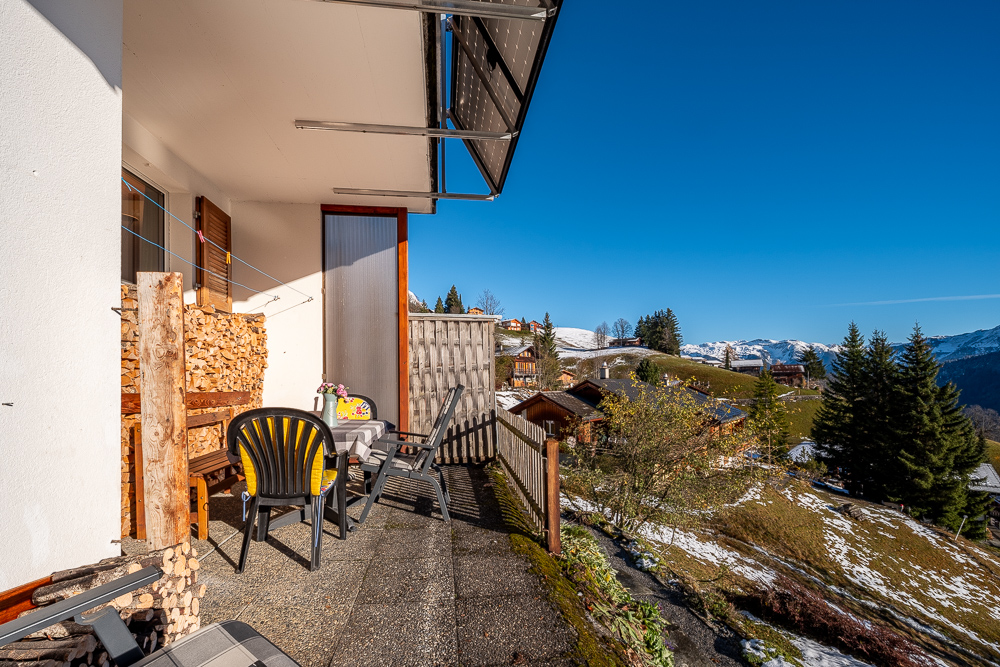 Balkon mit Bergblick