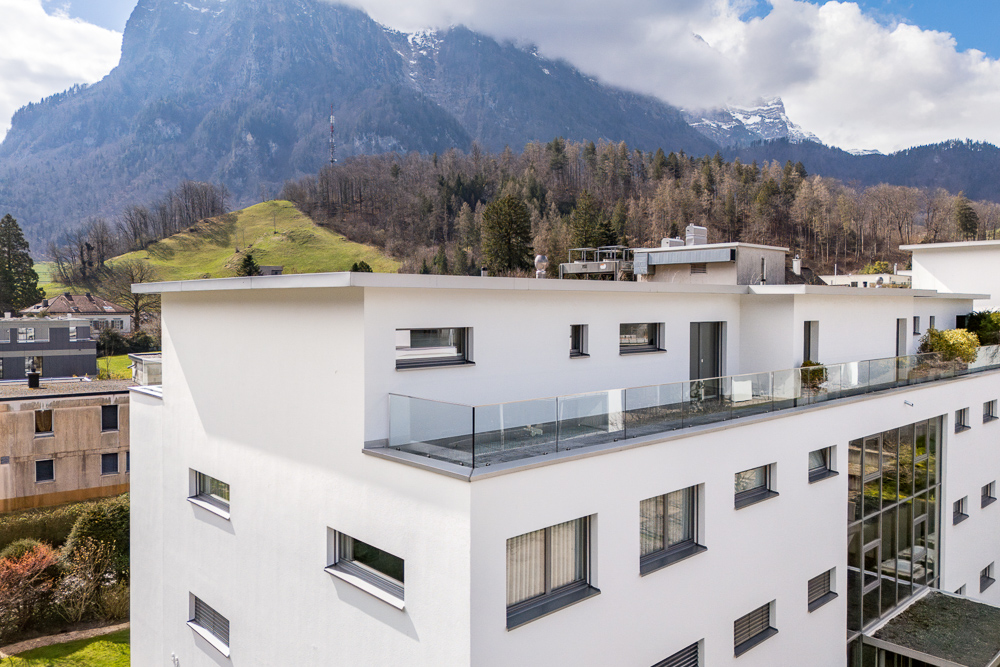 Moderne Wohnanlage in alpiner Umgebung