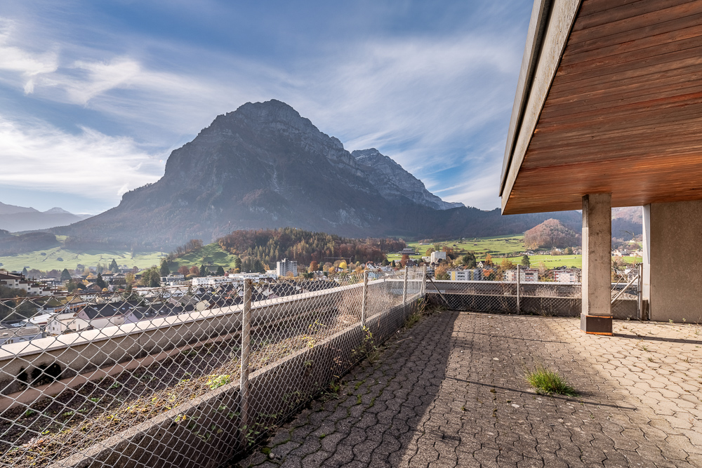 Balkon oder Terrasse mit Bergpanorama