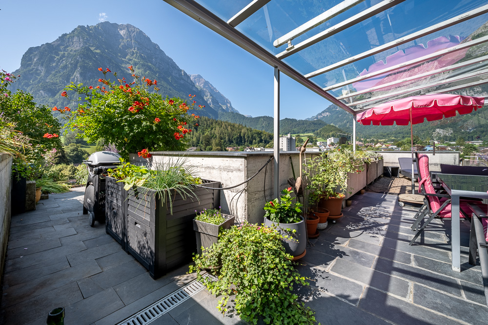 Dachterrasse mit Bergpanorama