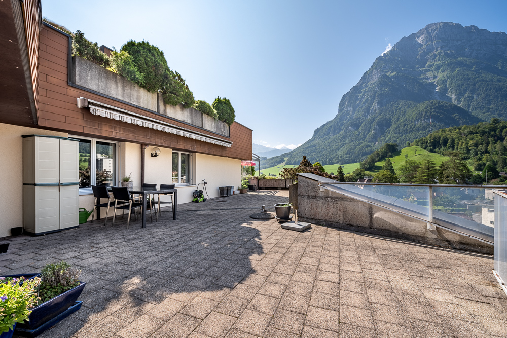Terrasse mit Bergblick