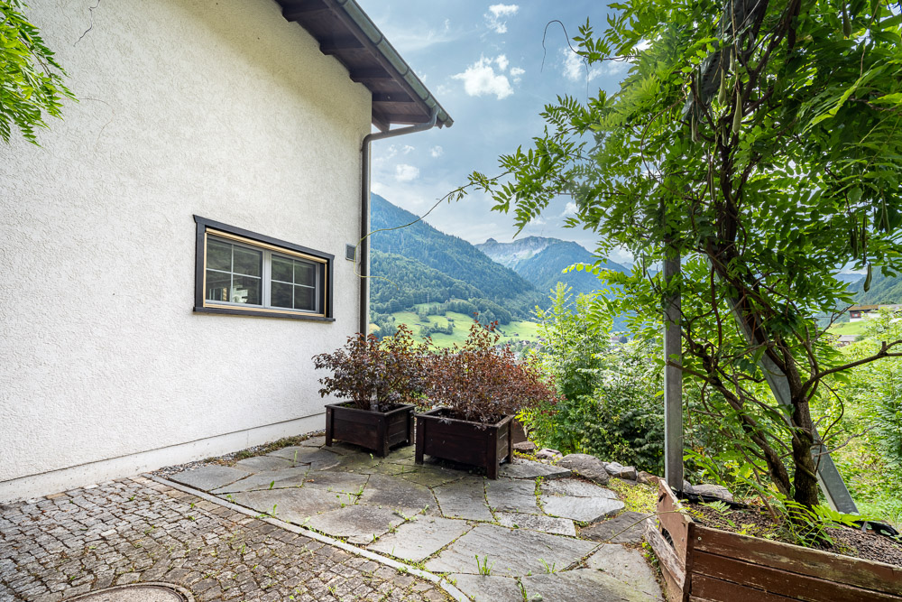 Terrasse mit Bergblick
