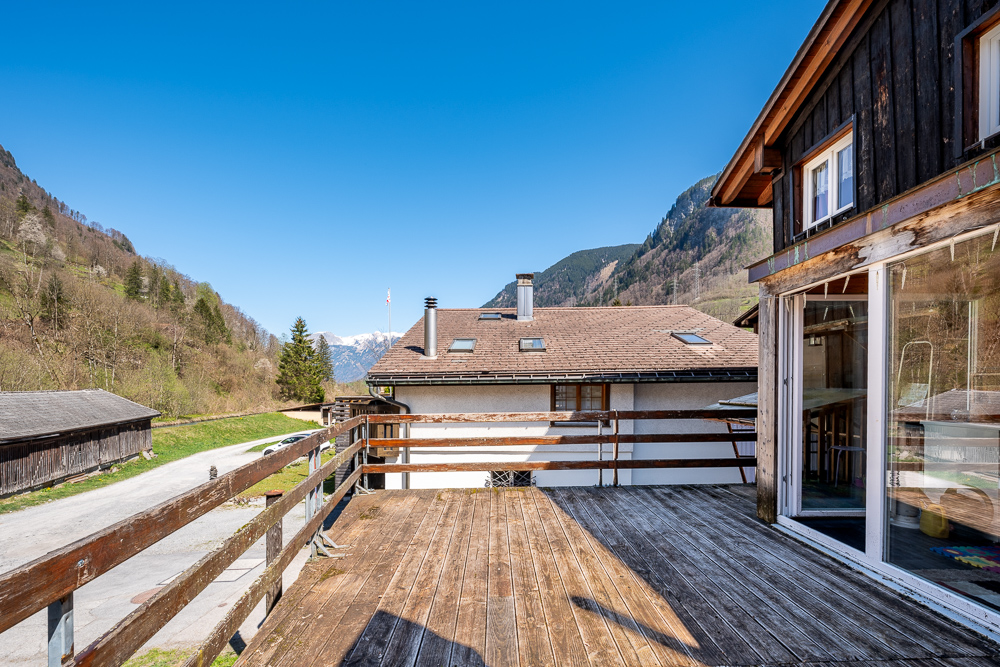 Balkon mit Bergblick