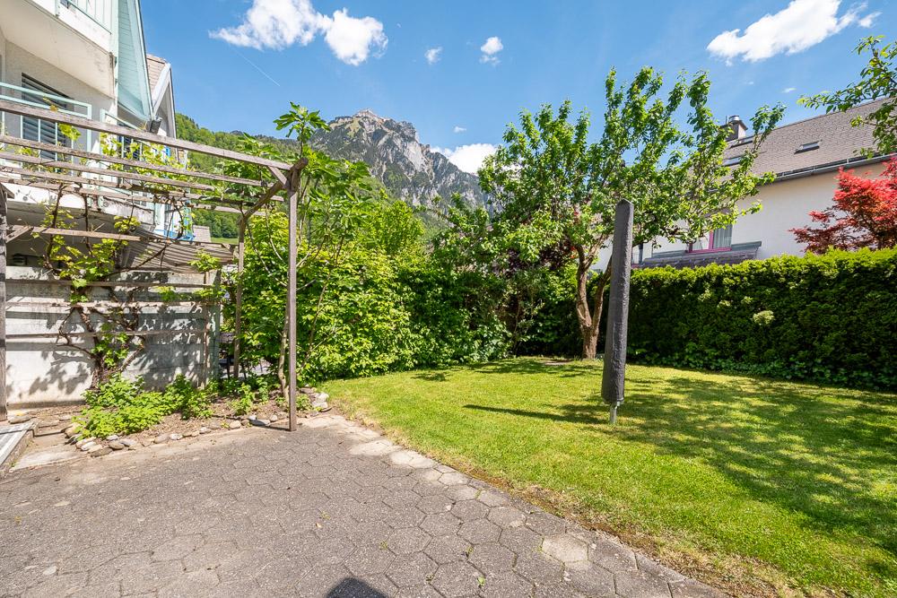 Garten mit Bergblick