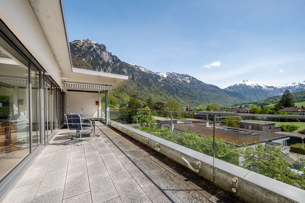 Balkon mit Bergblick