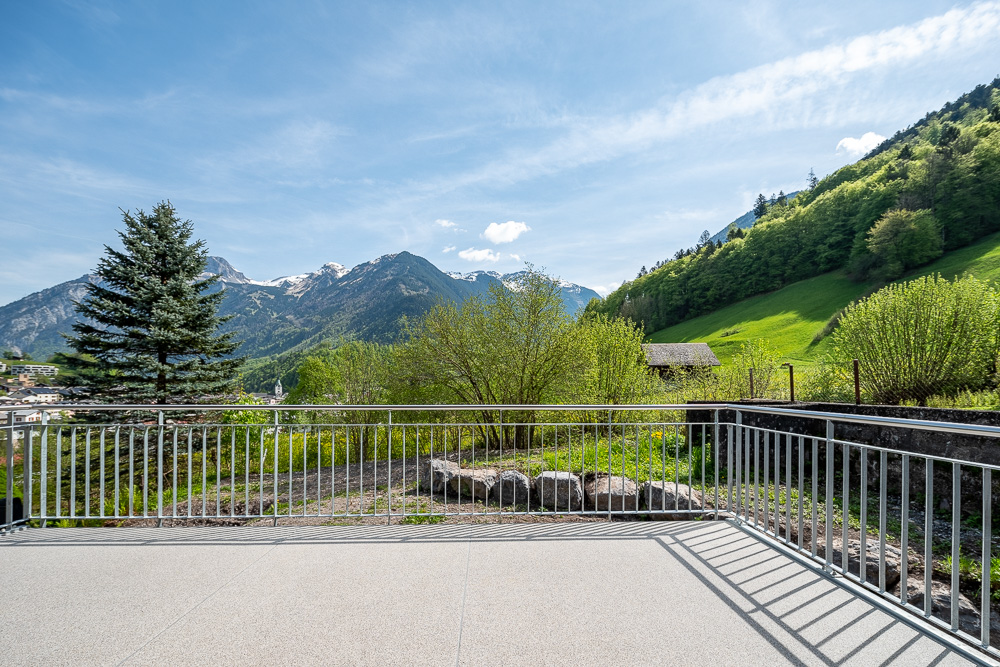 Balkon mit Bergblick