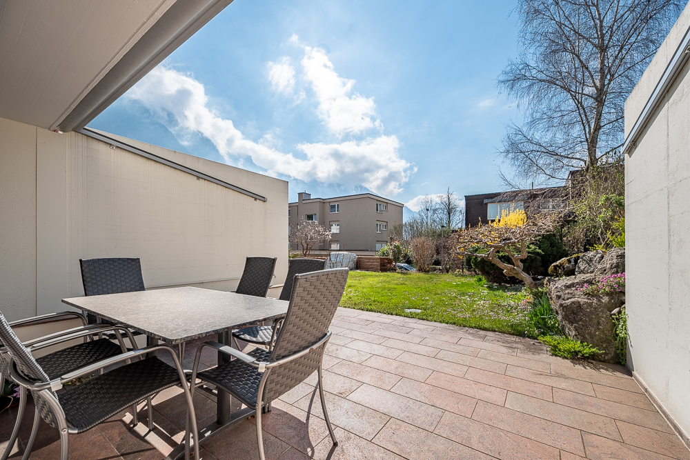 Terrasse mit Gartenblick
