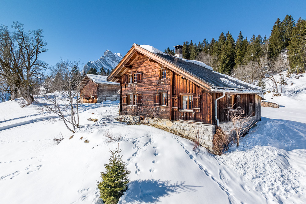 Berghütte im Schnee