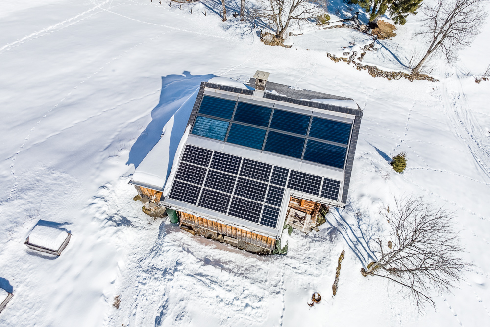 Solarhaus im Schnee