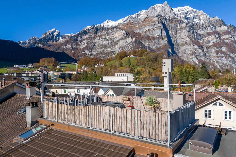 Dachterrasse mit Bergblick