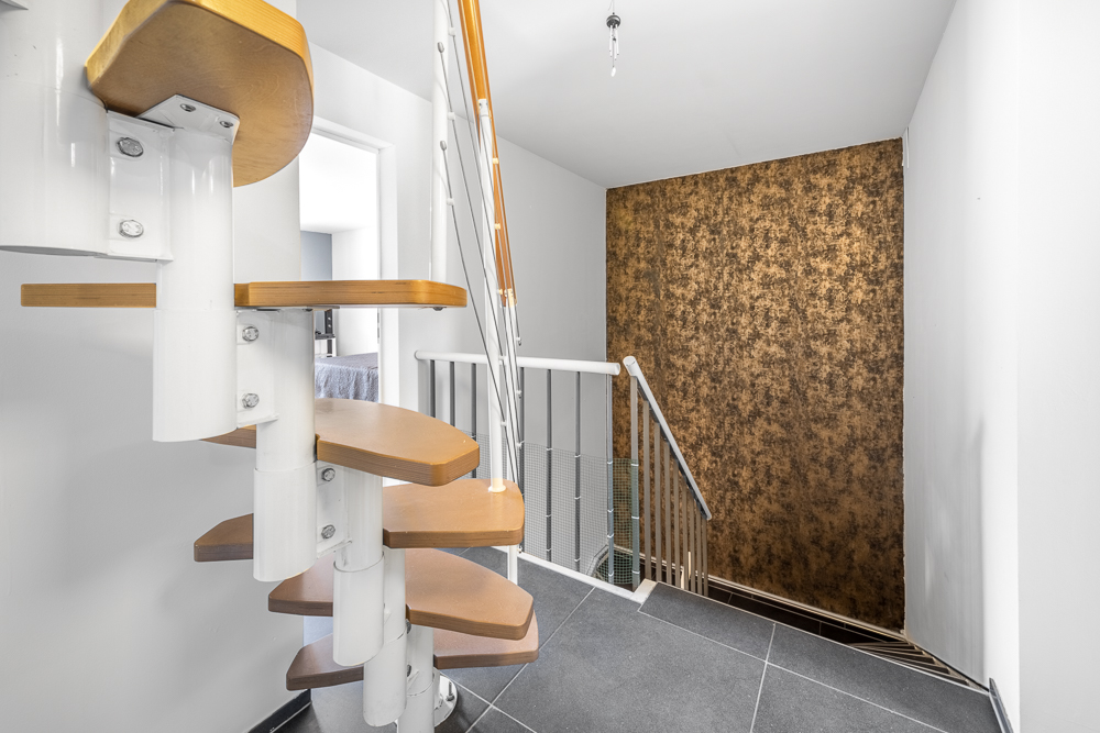 Treppenhaus mit Wendeltreppe