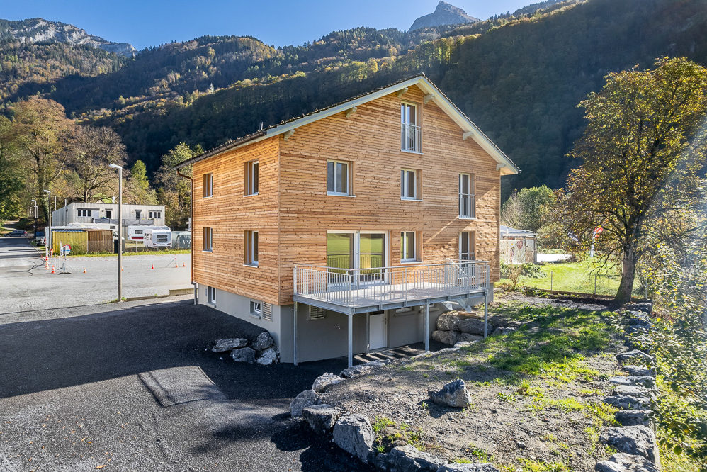 Holzhaus in alpiner Lage