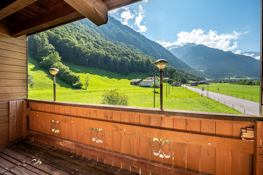Balkon mit Alpenblick