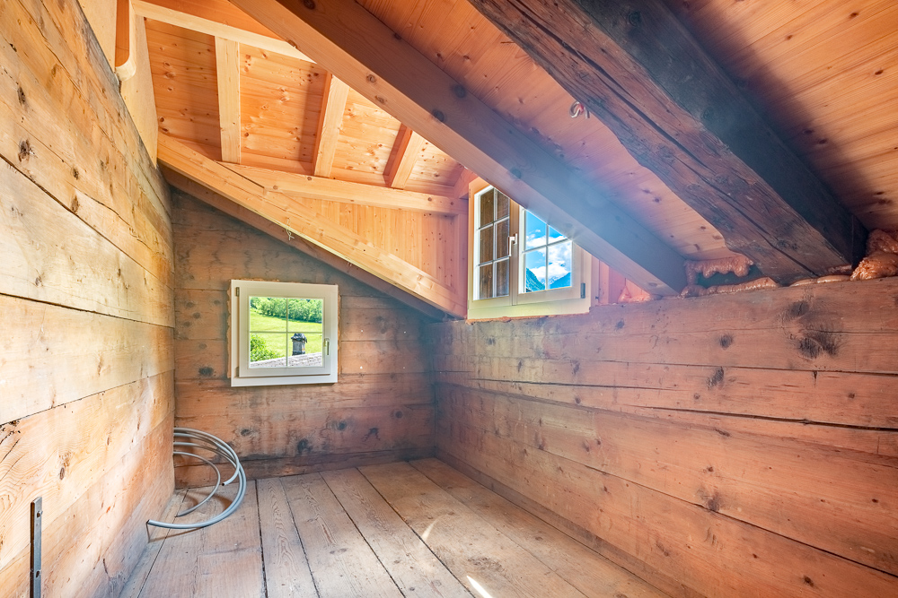 Dachgeschoss mit Holzverkleidung