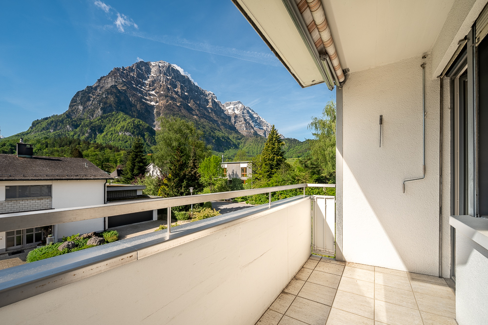 Balkon mit Bergblick