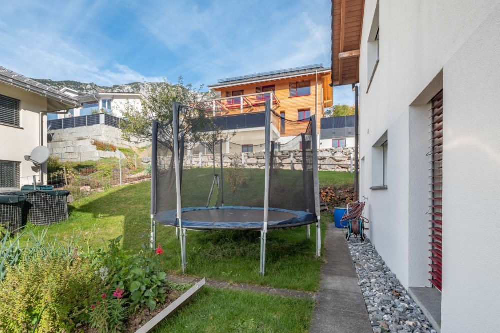 Garten mit Trampolin