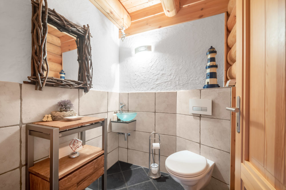 Gäste-WC im Natur-/Rustikstil