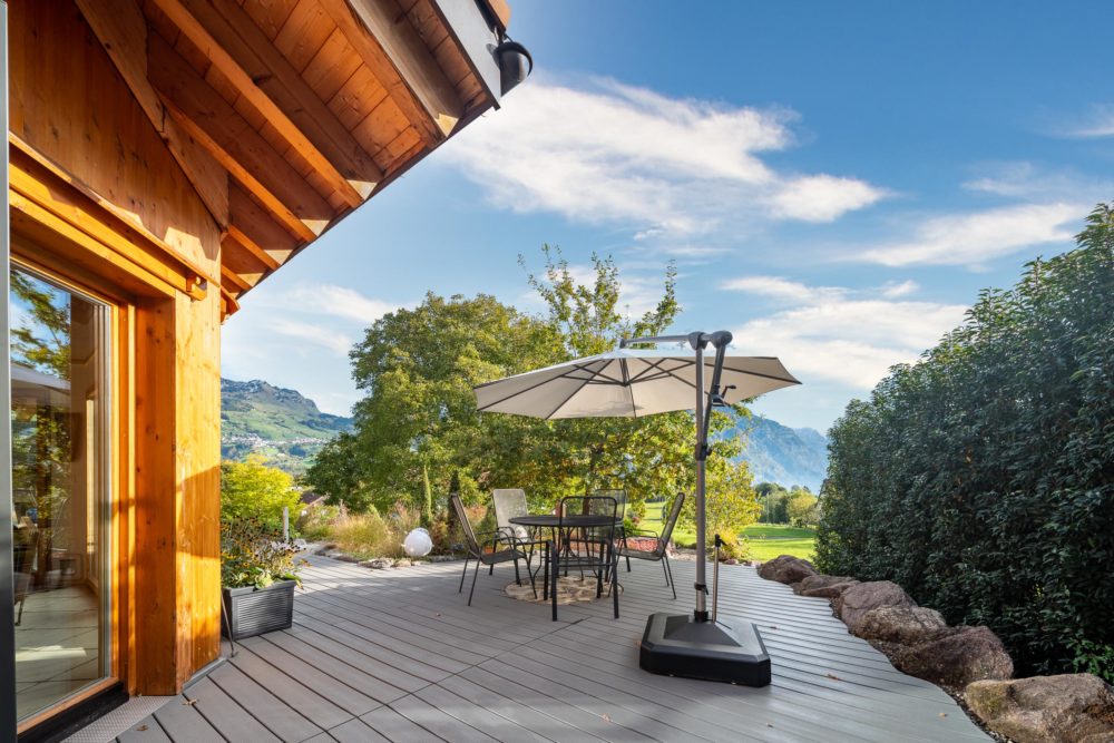 Terrasse mit Bergblick