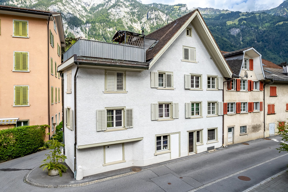 Wohnhaus mit Bergblick