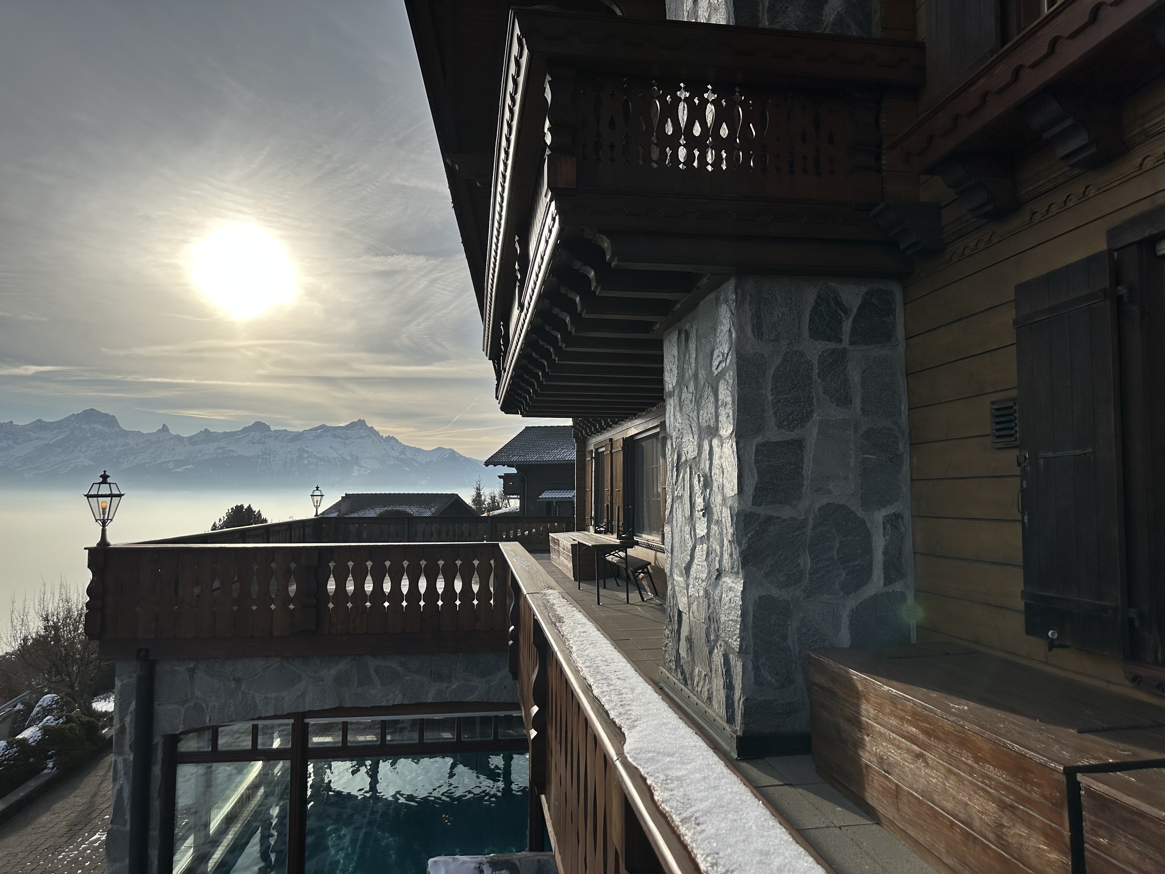 Alpen-Balkon mit Bergpanorama
