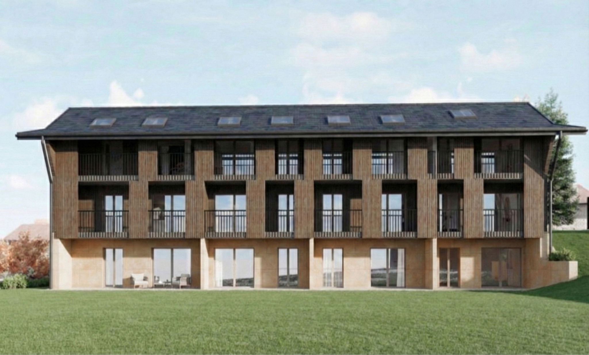 Moderne Holzfassade mit Satteldach