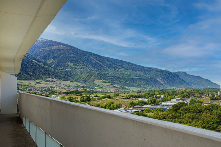 Balkon mit Panoramabergblick