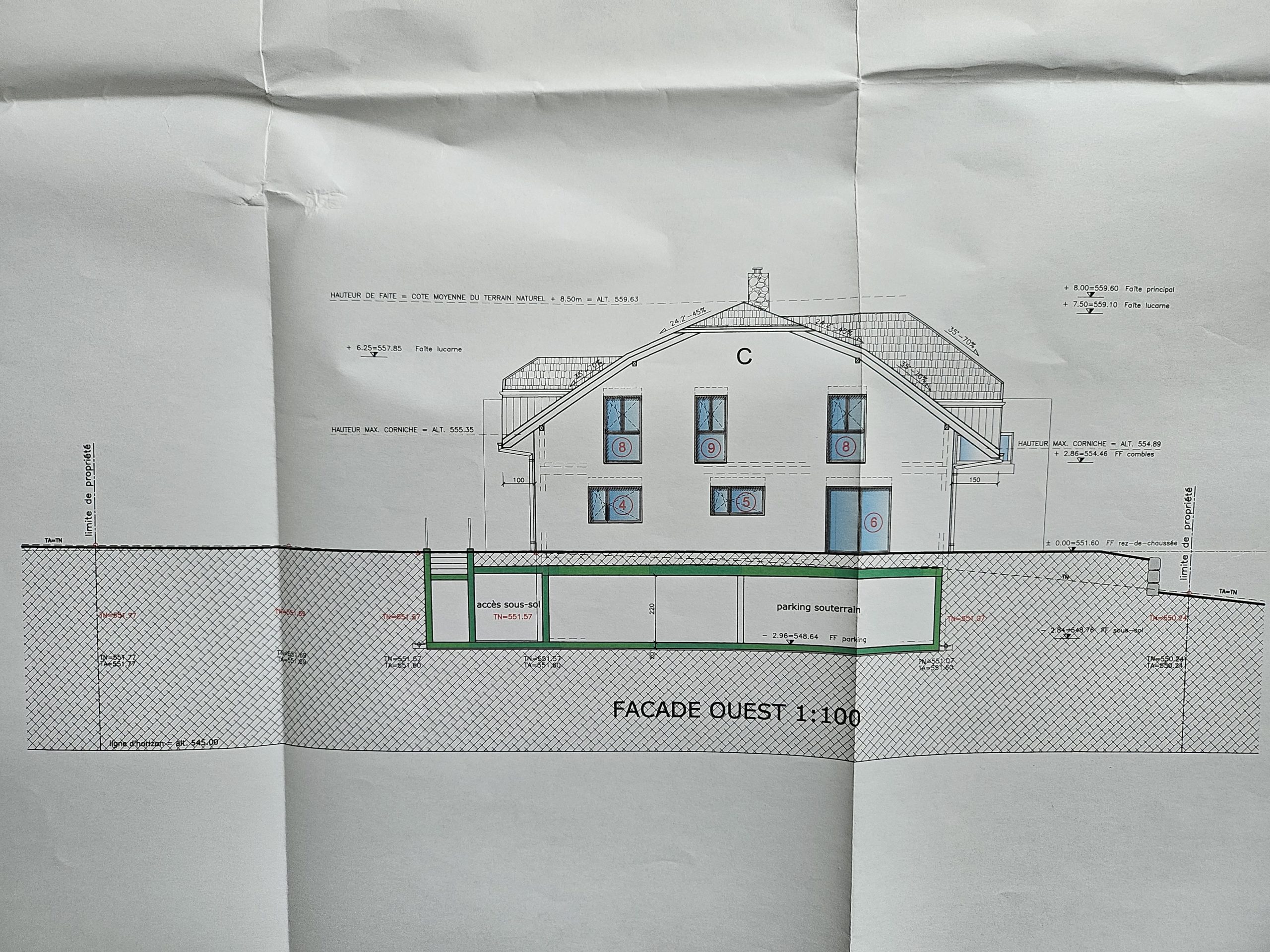 Westfassade mit Schnittansicht